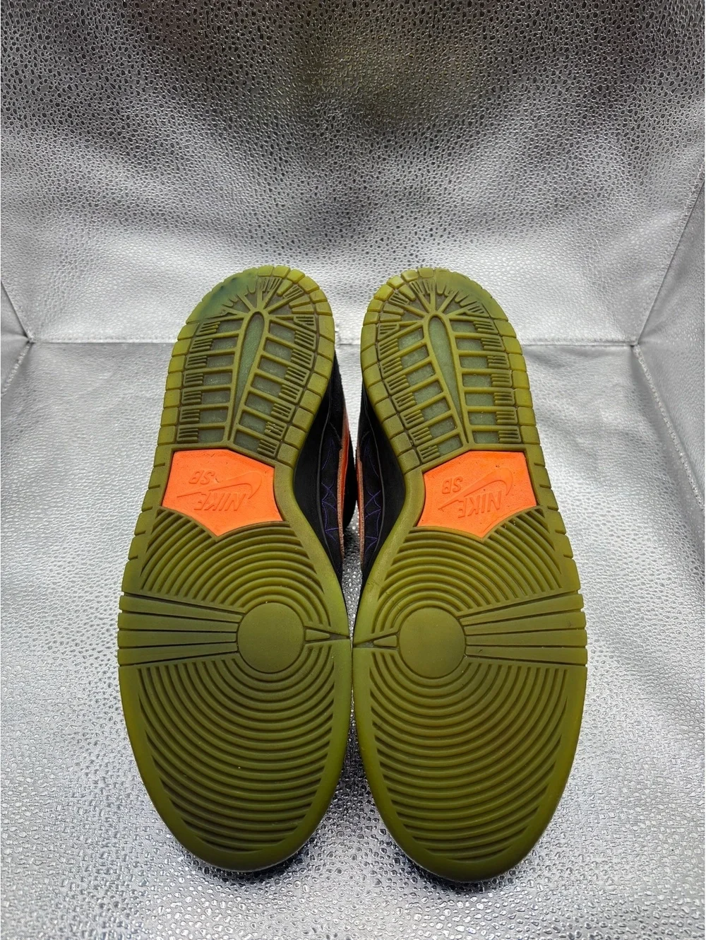 Nike sb Dunk low night of mischief Halloween